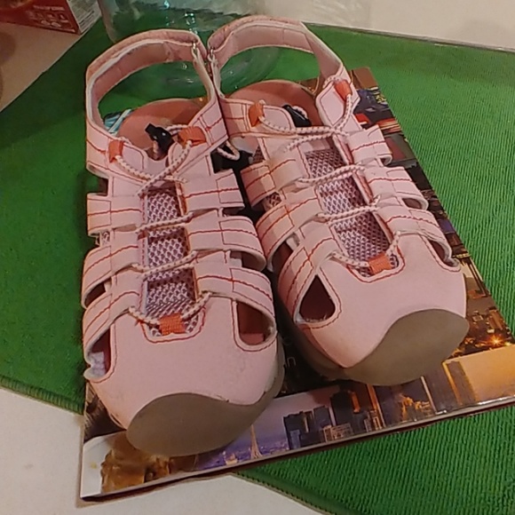 EDDIE BAUER SANDALS - Picture 2 of 7